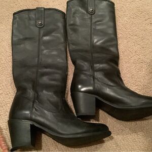 New without box Frye boots size 6.0 B